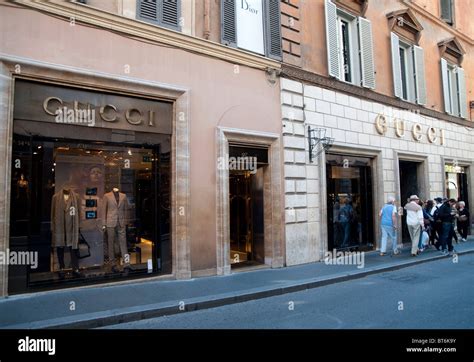 gucci via condotti roma